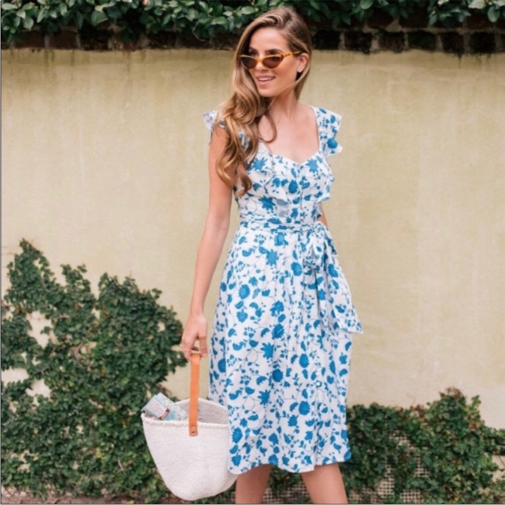 Girl Meets Glam Olivia Floral Smock Back Dress In Cloud/Bluebell NWT Size 12